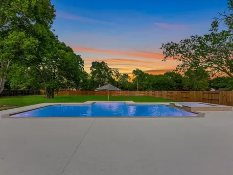 720 Mountain View Drive Montgomery TX 77356