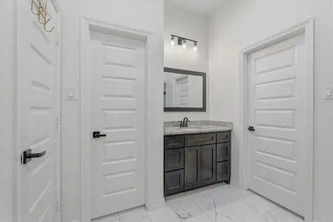 409 Little Spring Court Anahuac TX 77514