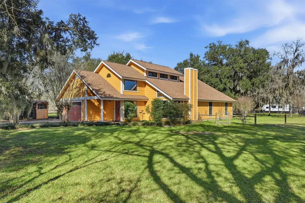 5610 County Road 823 West Columbia TX 77486