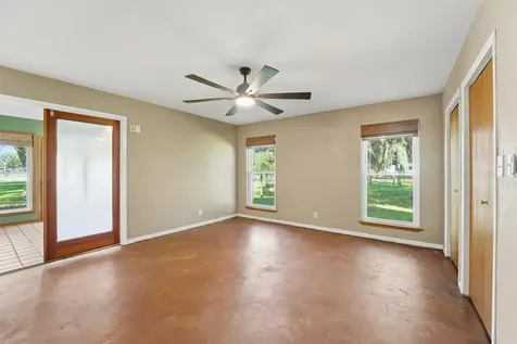 5610 County Road 823 West Columbia TX 77486
