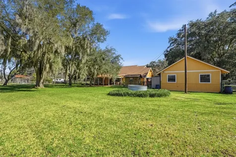 5610 County Road 823 West Columbia TX 77486