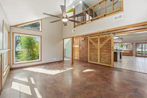 5610 County Road 823 West Columbia TX 77486