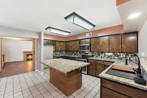 5610 County Road 823 West Columbia TX 77486