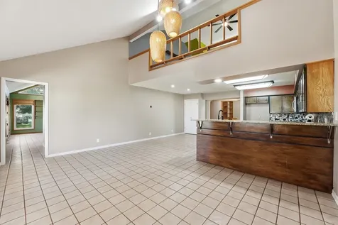 5610 County Road 823 West Columbia TX 77486