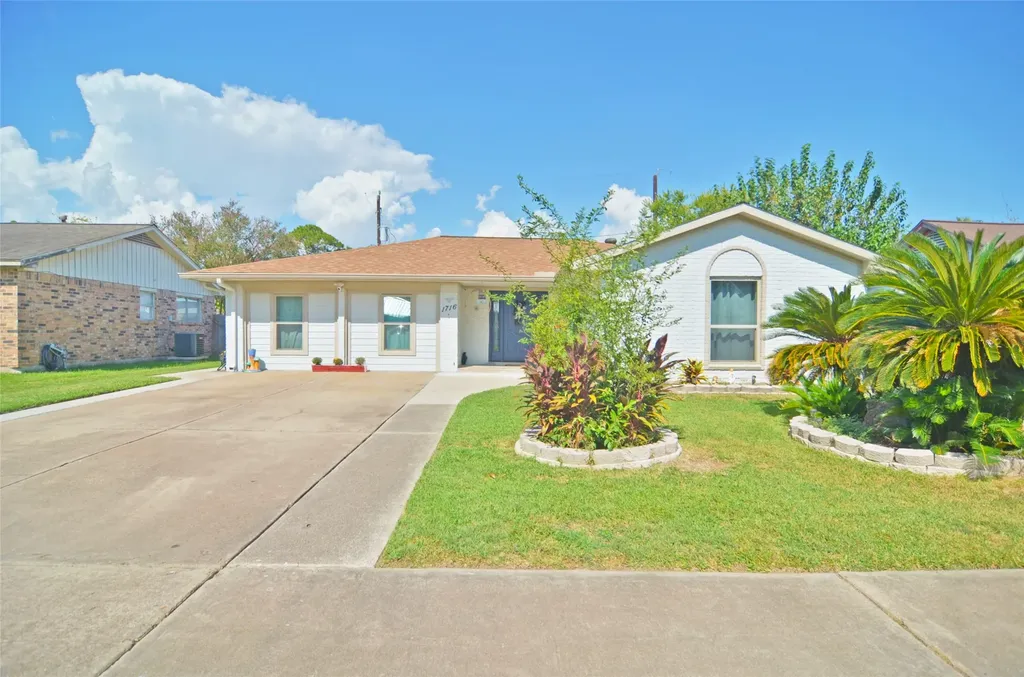 1716 Dolphin Drive Seabrook TX 77586