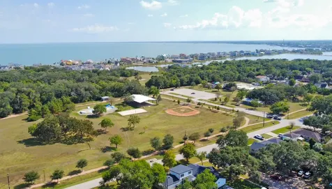 1716 Dolphin Drive Seabrook TX 77586