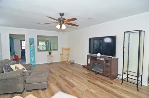 1716 Dolphin Drive Seabrook TX 77586