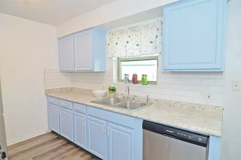 1716 Dolphin Drive Seabrook TX 77586