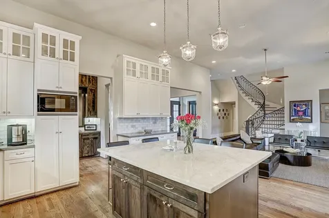 5655 Locke Lane Houston TX 77056