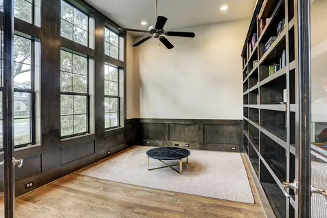 5655 Locke Lane Houston TX 77056