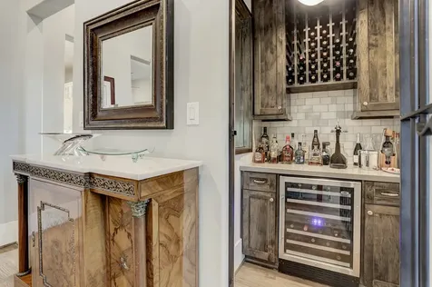 5655 Locke Lane Houston TX 77056
