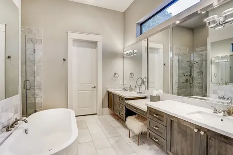 5655 Locke Lane Houston TX 77056