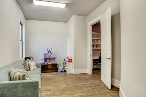 5655 Locke Lane Houston TX 77056