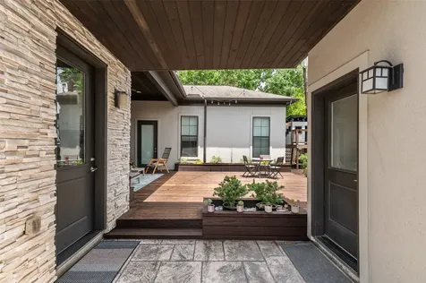 5655 Locke Lane Houston TX 77056