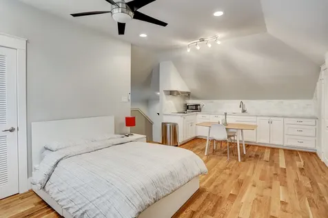 5655 Locke Lane Houston TX 77056