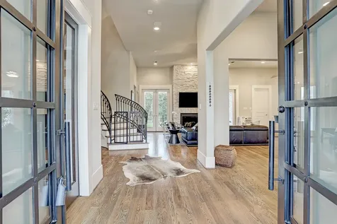 5655 Locke Lane Houston TX 77056