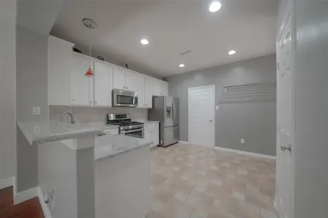 23 Endor Forest Place The Woodlands TX 77382
