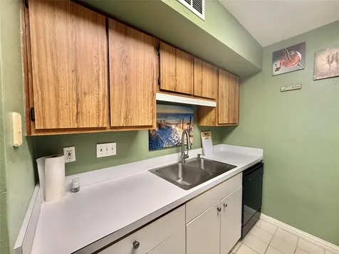 3220 69th Street D3 Galveston TX 77551