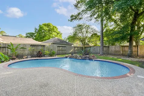 3319 Woodland View Drive Houston TX 77345