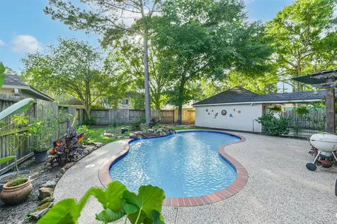 3319 Woodland View Drive Houston TX 77345