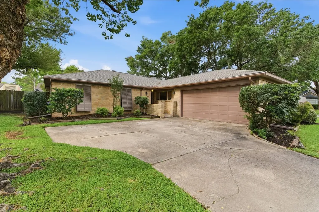 5043 Whispering Falls Drive Houston TX 77084