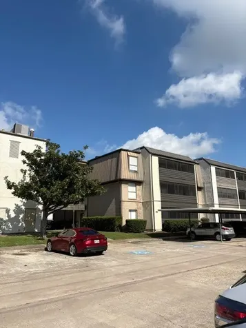 3055 SW Walnut Bend Lane 33 Houston TX 77042