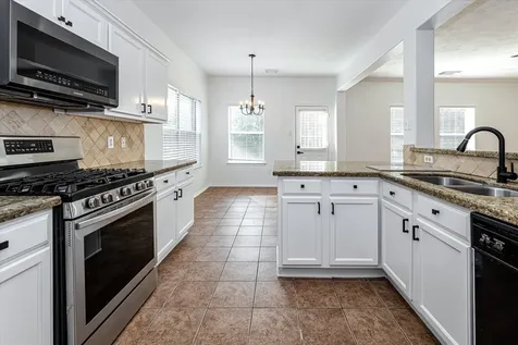 150 S Star Ridge Cir Circle The Woodlands TX 77382