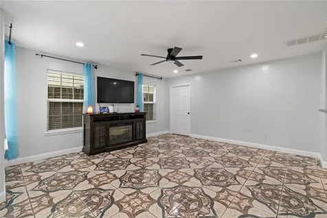 507 Firnat Street Houston TX 77022