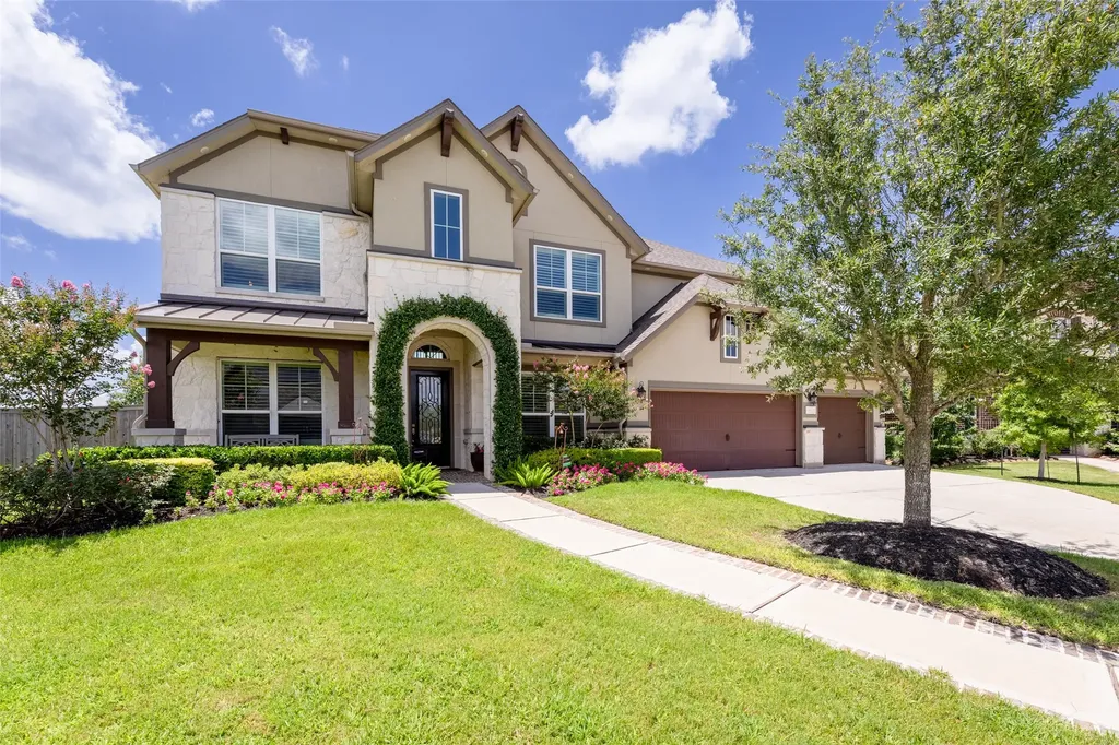 99 Zenith Lane Sugar Land TX 77498