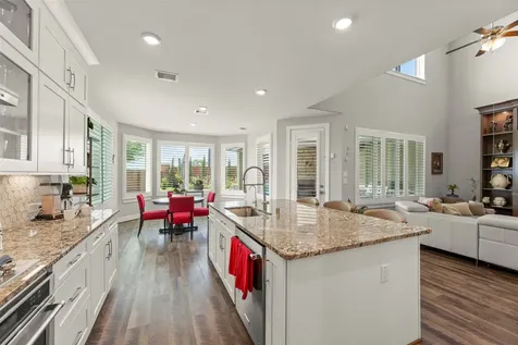 99 Zenith Lane Sugar Land TX 77498