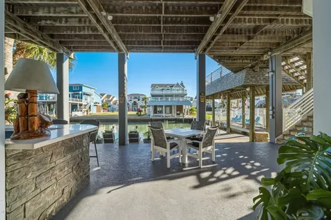 923 Short Reach Drive Tiki Island TX 77554