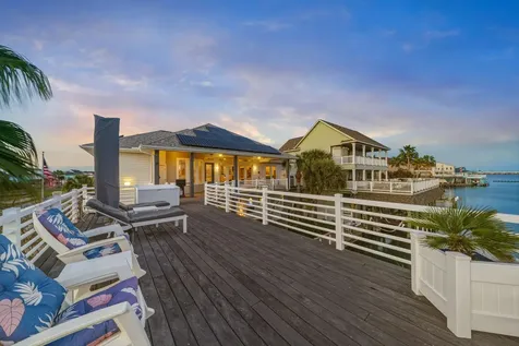 923 Short Reach Drive Tiki Island TX 77554