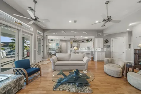 923 Short Reach Drive Tiki Island TX 77554