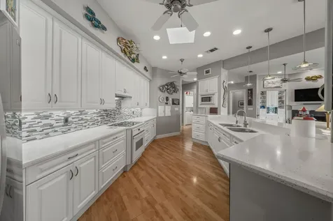 923 Short Reach Drive Tiki Island TX 77554
