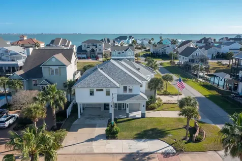 923 Short Reach Drive Tiki Island TX 77554