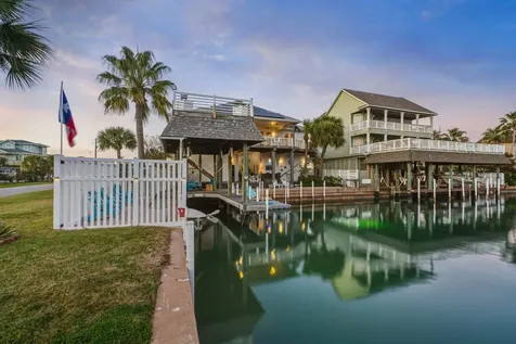 923 Short Reach Drive Tiki Island TX 77554