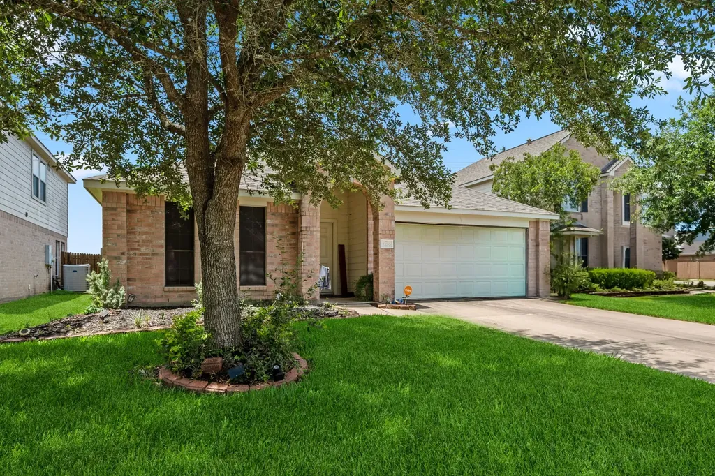 2419 Alcove Foster Court Fresno TX 77545