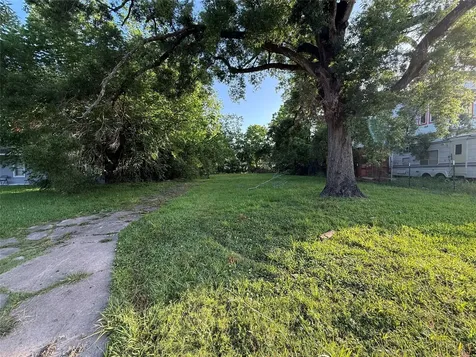 5307 Willow Glen Drive Houston TX 77033