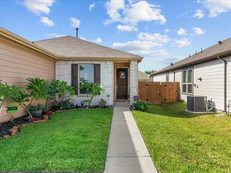 712 Allana Lane Alvin TX 77511