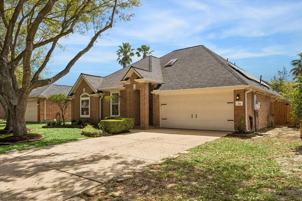 3211 Ivory Pointe Drive League City TX 77573