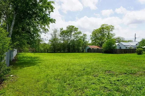 509 S Saint Andrews Street Weimar TX 78962