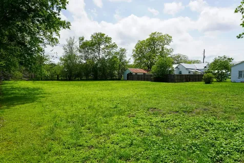 509 S Saint Andrews Street Weimar TX 78962