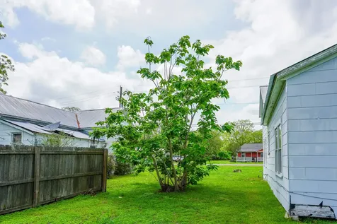 509 S Saint Andrews Street Weimar TX 78962