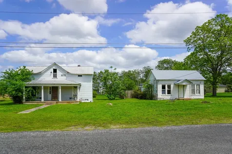 509 S Saint Andrews Street Weimar TX 78962