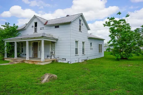 509 S Saint Andrews Street Weimar TX 78962
