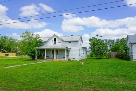 509 S Saint Andrews Street Weimar TX 78962