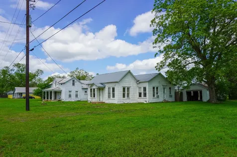 509 S Saint Andrews Street Weimar TX 78962