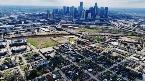 1504 Everett Street Houston TX 77009