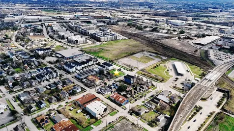 1504 Everett Street Houston TX 77009