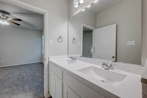 206 Colonnade Reflection Drive Crosby TX 77532